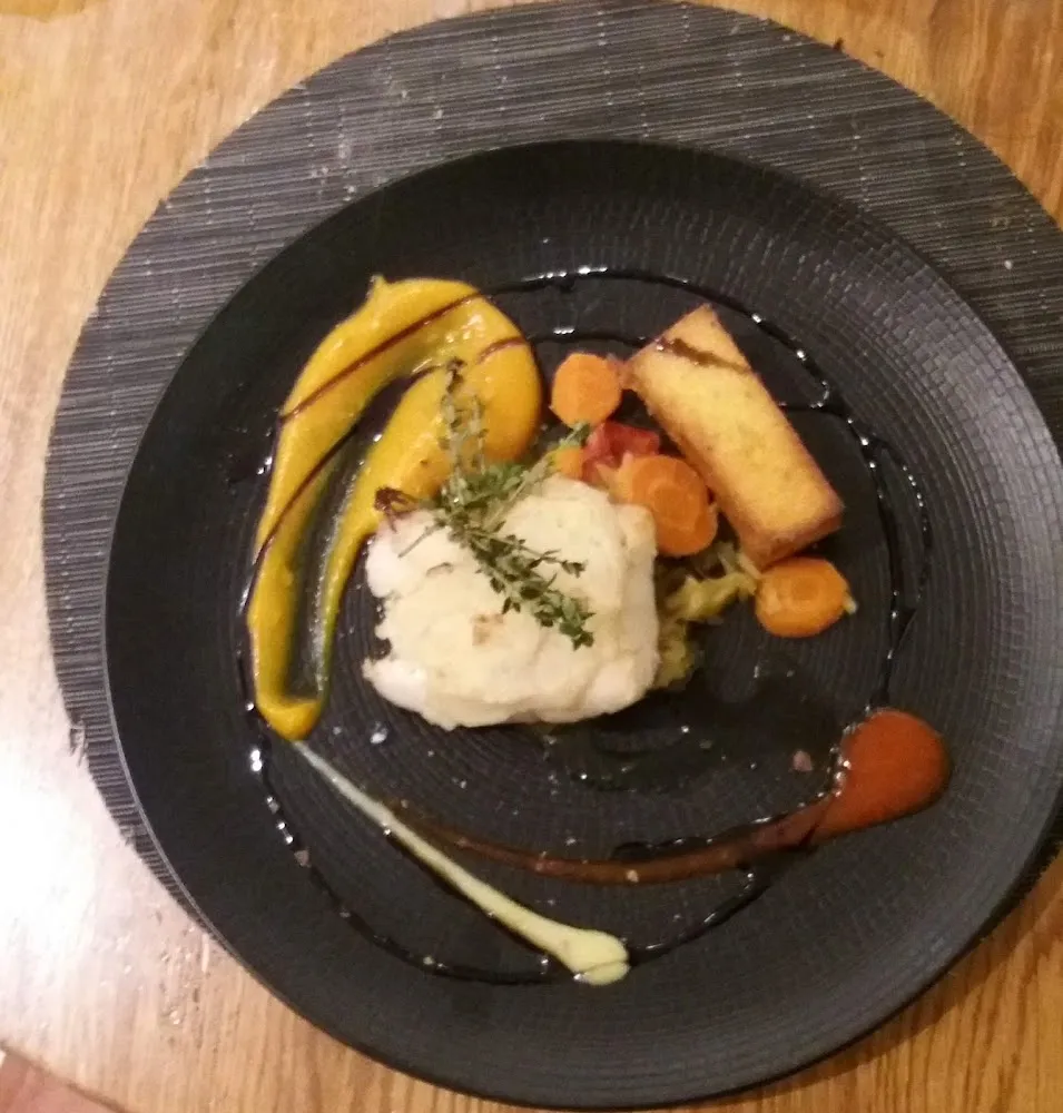 Dos de Cabillaud Roti En Croute Parmentiere À L Ail Coulis de Carotte Parfumé Anis